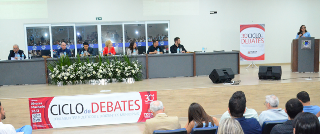 Procuradora-Geral de Contas destaca uso de dados na gestão pública durante abertura do 30º Ciclo de Debates do TCESP