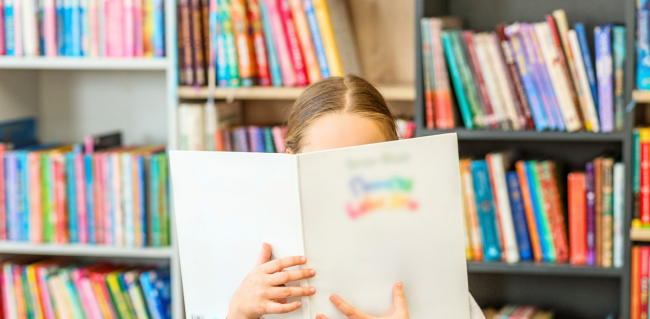 MPC-SP questiona distribuição de livros didáticos de R$ 8,4 milhões que ficaram estocados em escolas